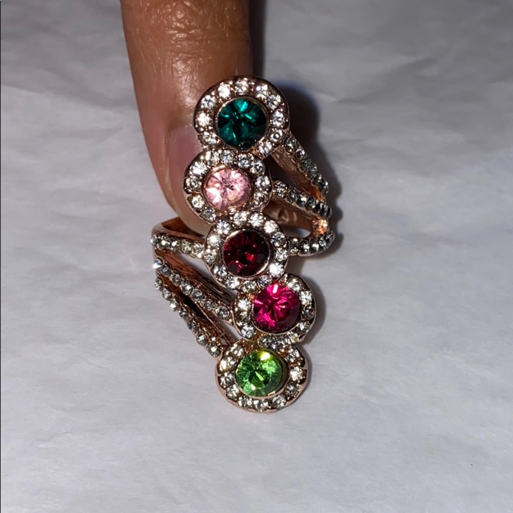 Colorful ring